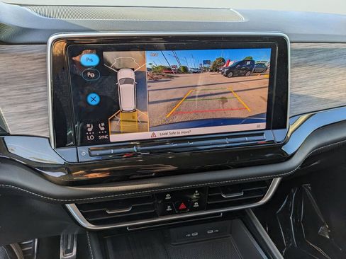 Used 2025 Volkswagen Atlas SEL Premium R-Line AWD/4WD image 24