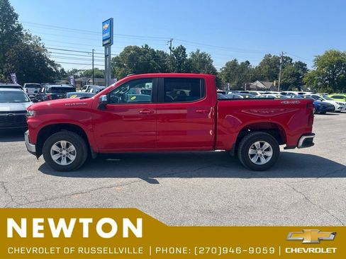 Used 2022 Chevrolet Silverado 1500 LT AWD/4WD image 11