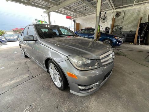Used 2013 Mercedes-Benz C 250 Sedan w/ Multimedia Pkg image 4