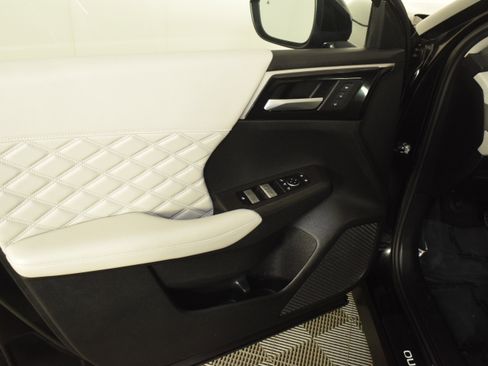 Used 2024 Mitsubishi Outlander SEL image 36