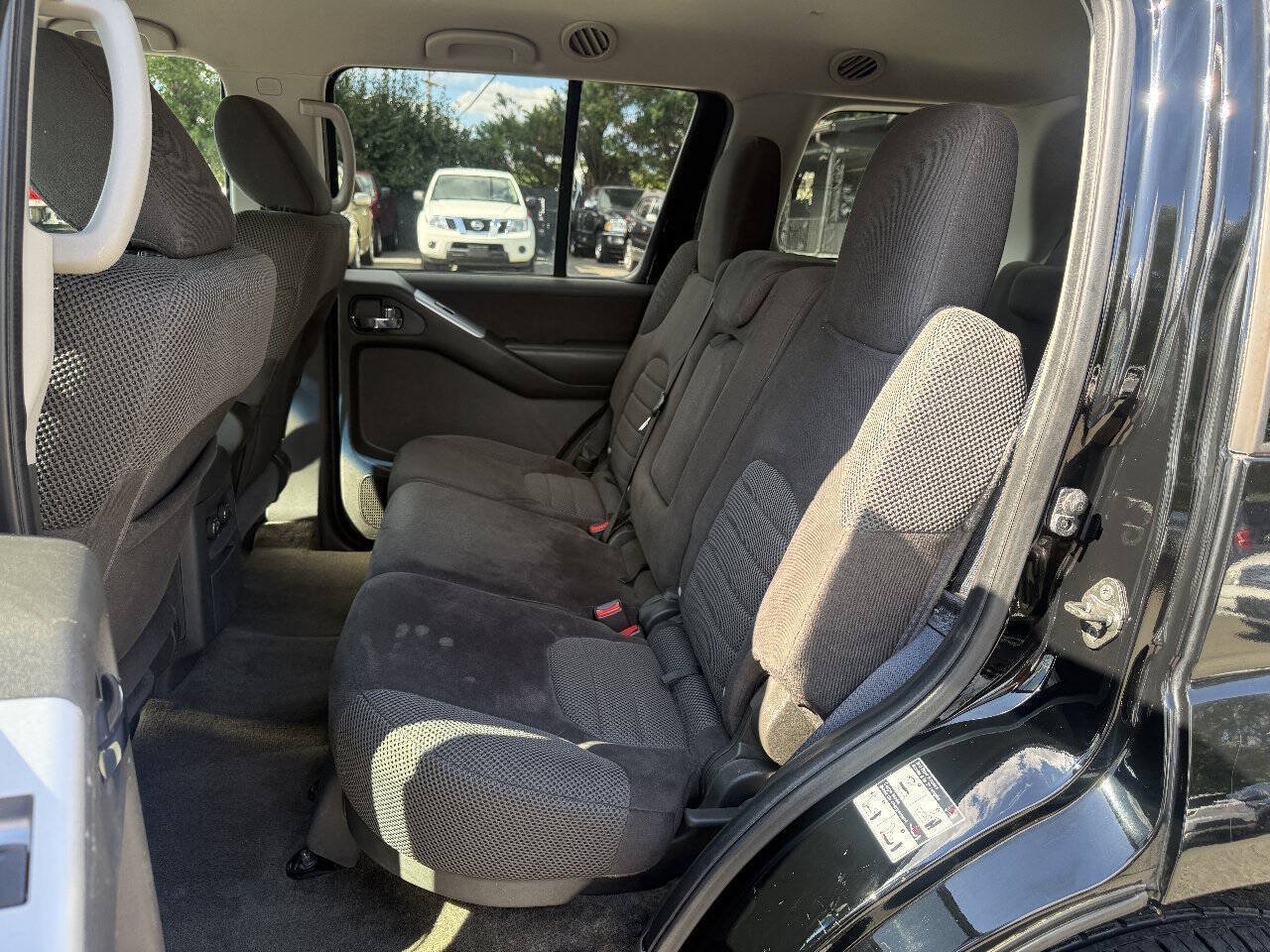 Used 2012 Nissan Pathfinder SV AWD/4WD image 11