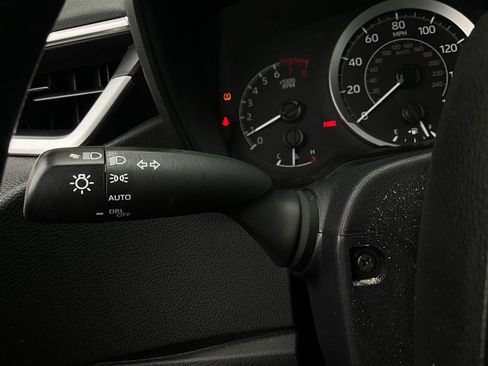 Used 2022 Toyota Corolla LE image 29