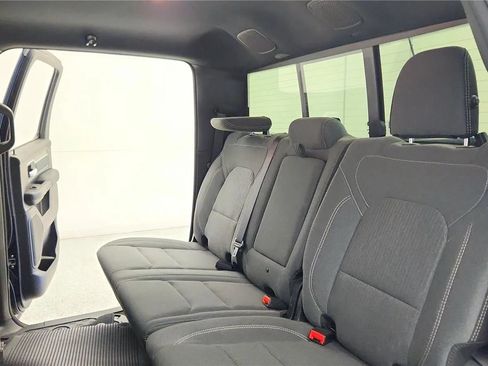 Used 2022 RAM 1500 Big Horn AWD/4WD image 32