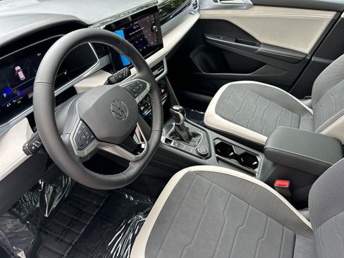 New 2026 Volkswagen Taos SE AWD/4WD image 9