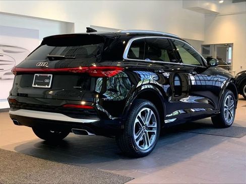 Certified 2025 Audi Q5 Premium w/ Convenience Package AWD/4WD image 7