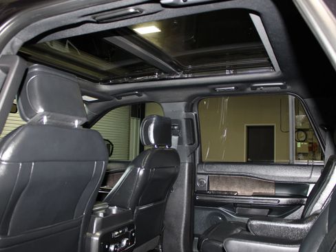 Used 2019 Ford Expedition Max Limited w/ Equipment Group 301A RWD image 37