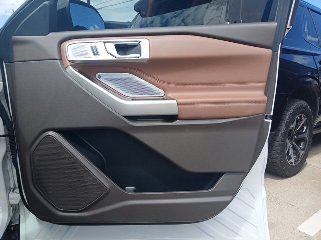 Used 2023 Ford Explorer King Ranch w/ Technology Package RWD image 15