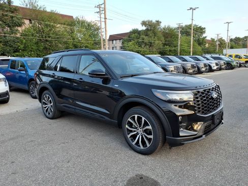 New 2027 Ford Explorer ST-Line AWD/4WD image 1