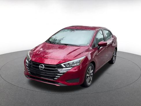Used 2025 Nissan Versa SV image 7