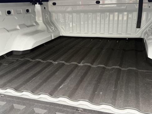 Used 2024 GMC Canyon AT4 w/ AT4 Premium Package image 27