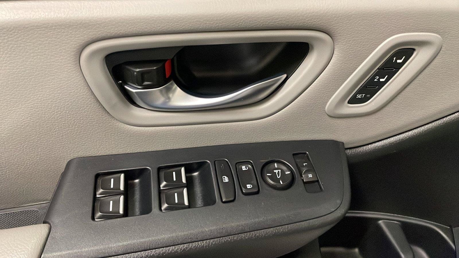 Used 2025 Honda Pilot Touring image 24