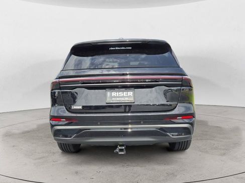 Used 2025 Lincoln Nautilus Reserve AWD/4WD image 4