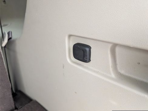 Used 2017 GMC Acadia Denali w/ Technology Package FWD image 30