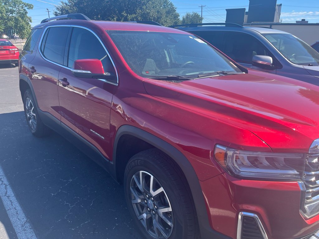 Used 2023 GMC Acadia SLE w/ Driver Convenience Package FWD image 3