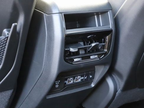 New 2025 Jeep Grand Cherokee Limited image 18