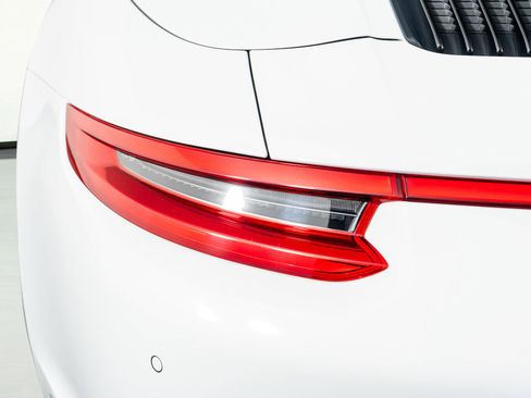 Used 2019 Porsche 911 Targa 4 GTS image 12