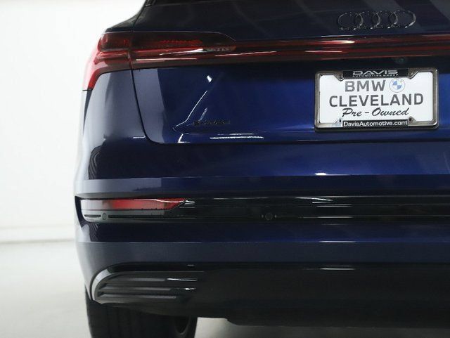 Used 2022 Audi e-tron Premium AWD/4WD image 47