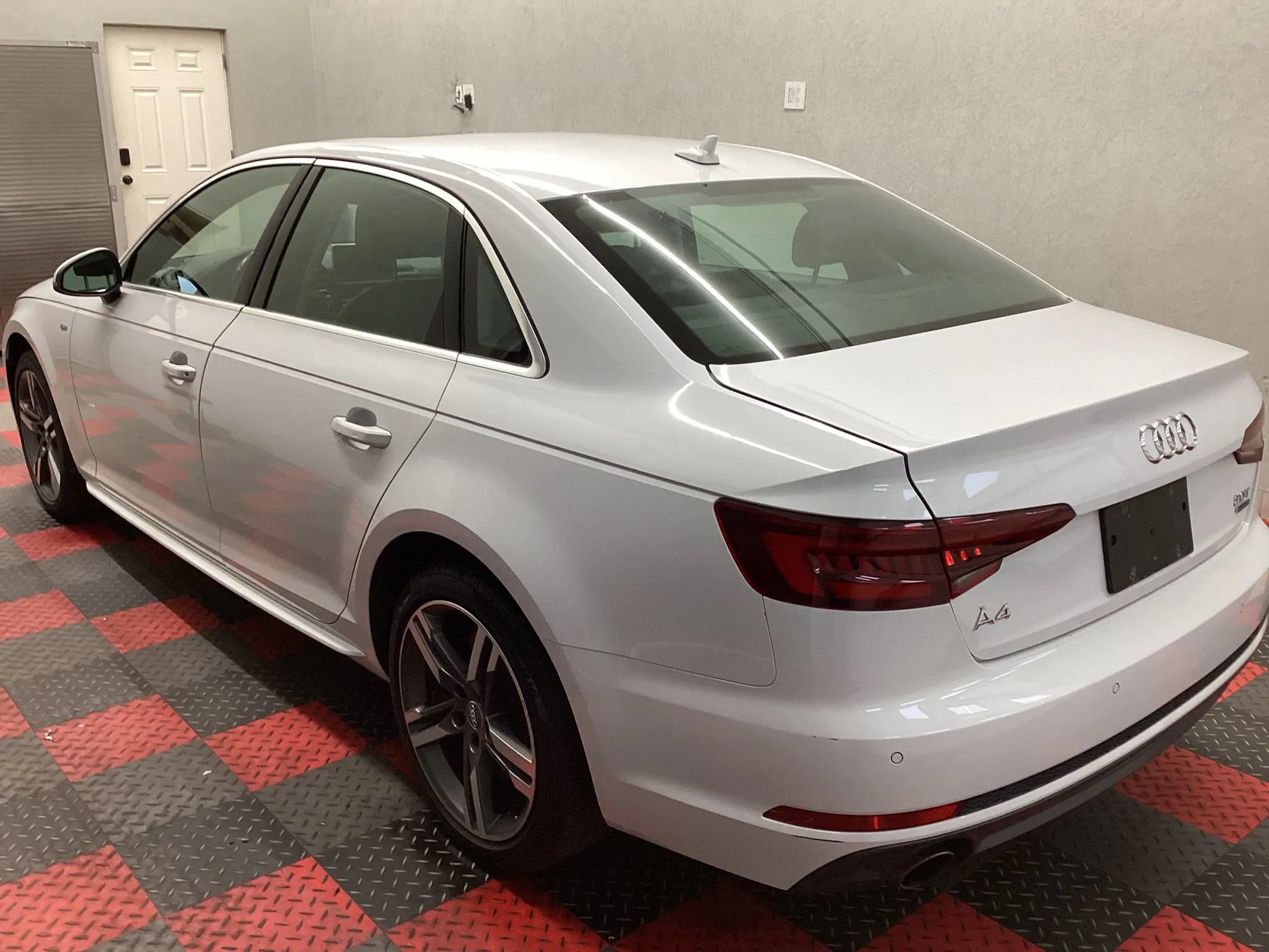 Used 2018 Audi A4 2.0T Premium Plus AWD/4WD image 4
