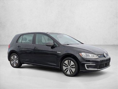 Used 2019 Volkswagen e-Golf SE w/ Driver Assistance Package image 3
