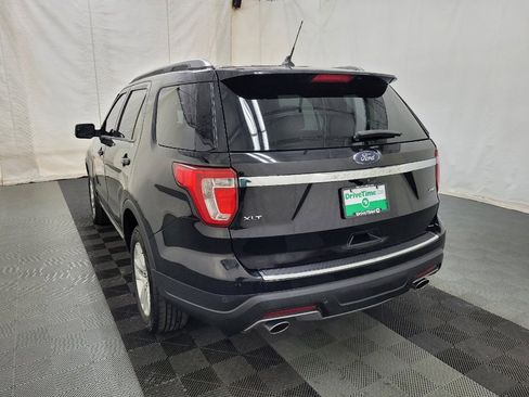 Used 2018 Ford Explorer XLT w/ Equipment Group 202A image 5