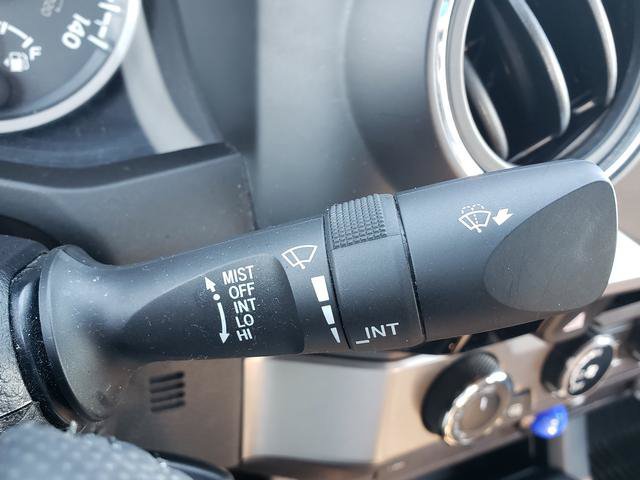 Used 2018 Toyota Tacoma SR5 AWD/4WD image 23