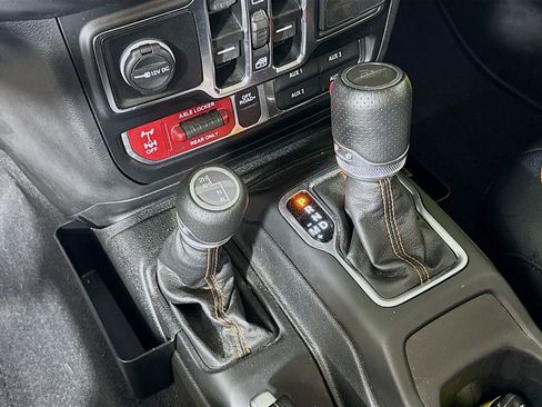 Used 2023 Jeep Gladiator Mojave w/ LED Lighting Group AWD/4WD image 17