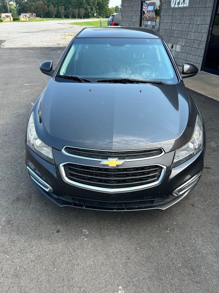 Used 2016 Chevrolet Cruze LT FWD image 3
