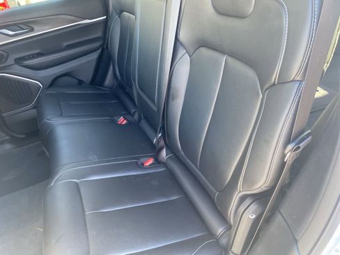 Used 2023 Jeep Grand Cherokee 4WD 4xe image 13