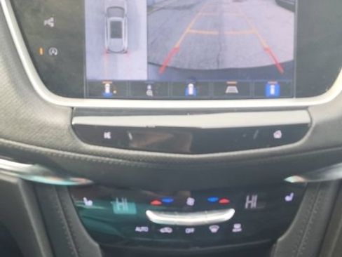 Used 2022 Cadillac XT5 Premium Luxury w/ Technology Package AWD/4WD image 5