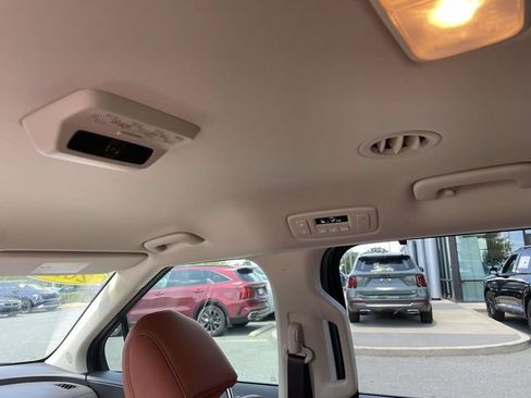 Certified 2026 Kia Carnival EX FWD image 18