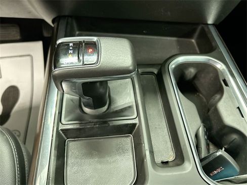 Used 2022 GMC Sierra 1500 SLT w/ SLT Premium Plus Package image 17