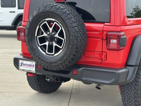 Used 2025 Jeep Wrangler Unlimited Rubicon AWD/4WD image 6