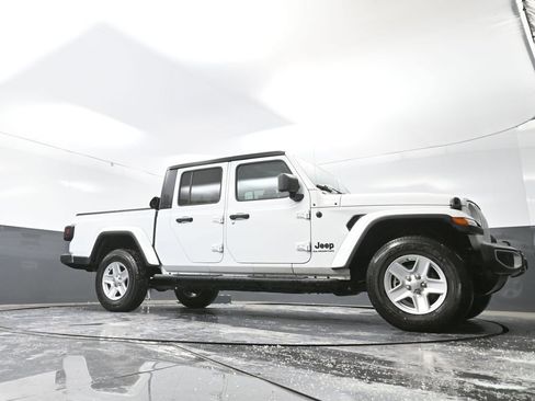 Used 2022 Jeep Gladiator Sport image 50