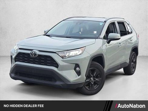 Used 2021 Toyota RAV4 XLE w/ Convenience Package FWD image 1