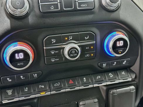 Used 2022 GMC Sierra 2500 Denali w/ Denali Ultimate Package AWD/4WD image 16