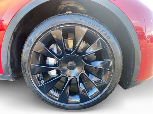 Used 2023 Tesla Model Y Long Range AWD/4WD image 9