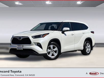 Used 2021 Toyota Highlander LE