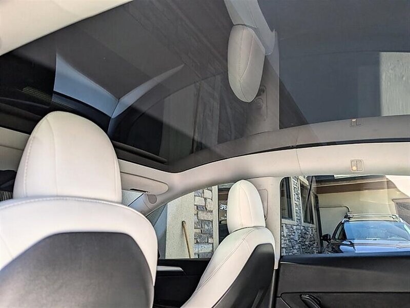 Used 2023 Tesla Model Y Performance AWD/4WD image 26