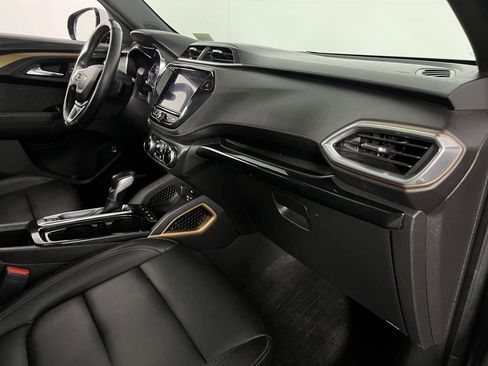 Used 2023 Chevrolet TrailBlazer ACTIV w/ Sun and Liftgate Package image 33