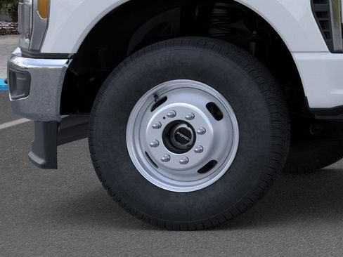New 2025 Ford F350 XL w/ XL Chrome Package image 19