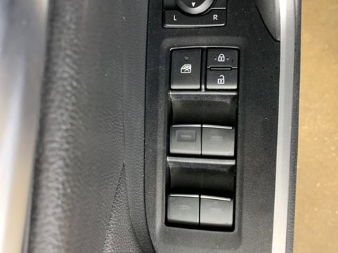 Used 2025 Toyota RAV4 XLE image 17