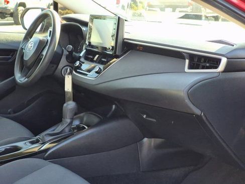Used 2022 Toyota Corolla LE w/ Carpet Mat Package (TMS) image 19