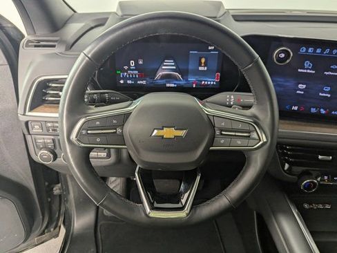 Used 2025 Chevrolet Suburban High Country w/ Sun And Tow Package AWD/4WD image 13