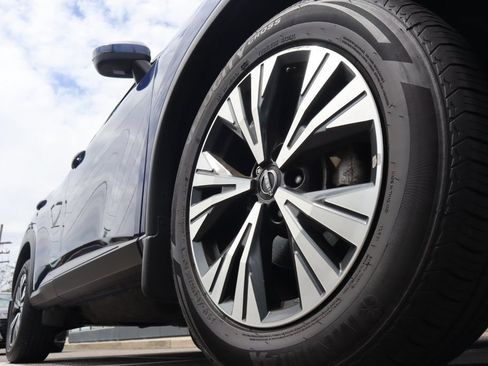 Certified 2022 Nissan Rogue SV AWD/4WD image 12