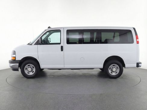 Used 2025 Chevrolet Express 3500 LT w/ LT Preferred Equipment Group image 5
