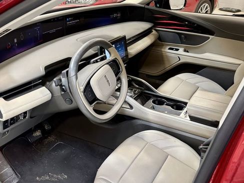Used 2024 Lincoln Nautilus Premier AWD/4WD image 3
