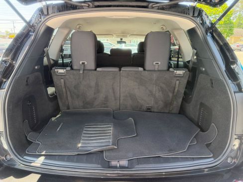 Used 2019 Nissan Pathfinder S AWD/4WD image 30