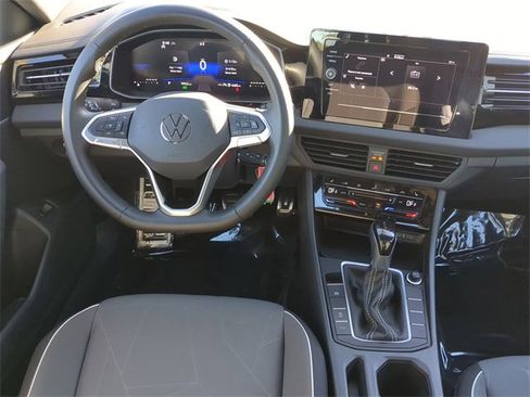 Certified 2025 Volkswagen Jetta Sport image 13