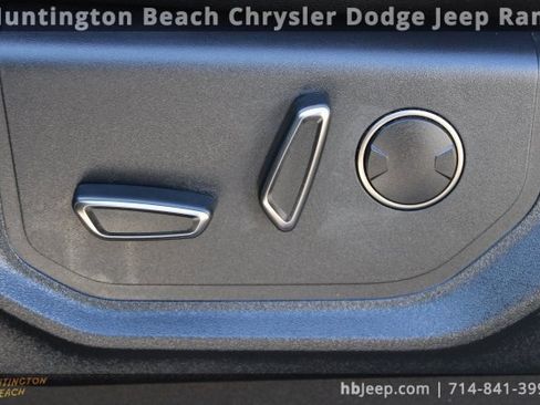 Used 2019 Ford F150 Raptor w/ Equipment Group 802A Luxury image 37