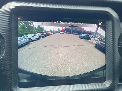 Used 2022 Jeep Wrangler Unlimited Sahara w/ Cold Weather Group image 32